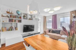 New large apartment, Free Parking!